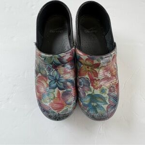 Dansko Women's Professional Clogs Exotic Floral - 39 - some wear